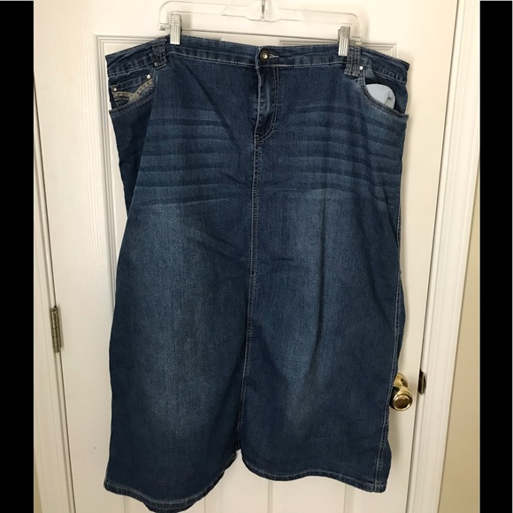 Denim&Co Dresses & Skirts - Women’s Denim brand skirt in size 24W. Nice condition